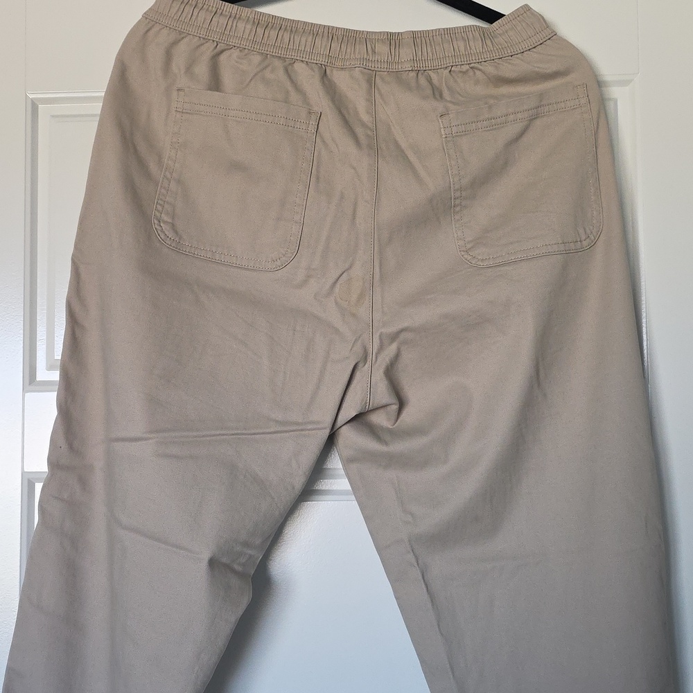C & C California Tan Drawstring Jogger Pants. Size Medium - Picture 5 of 5